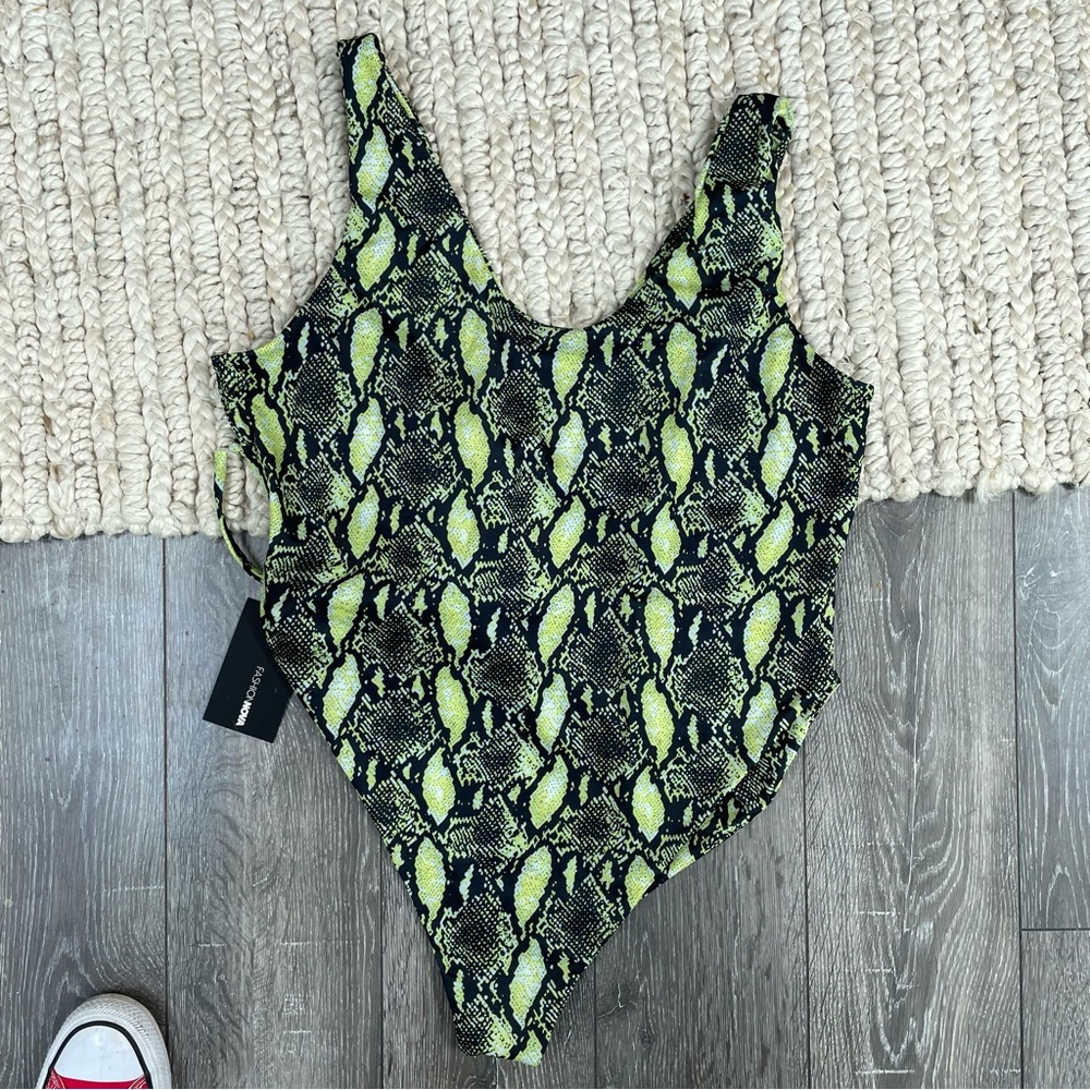 Fashion Nova One Piece Bikini lace up snake print neon 2X NEW - Picture 3 of 5